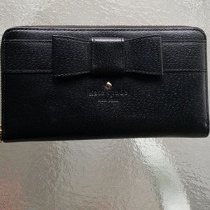 Kate Spade zip around wallet